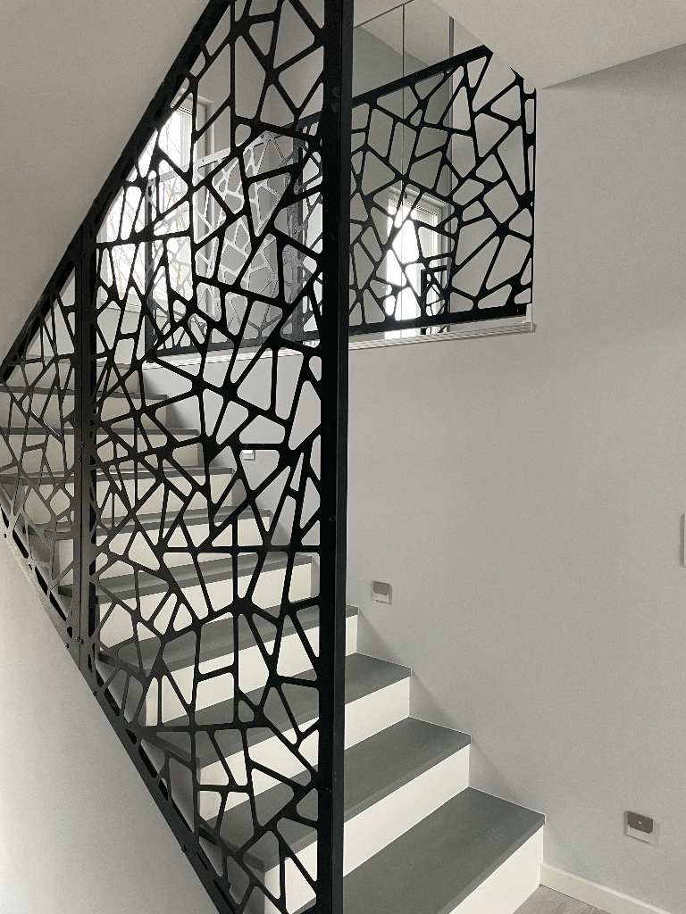 lézervágott korlát